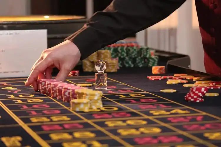 Antarmuka slot GURU777 yang bersih dan responsif di smartphone maupun desktop