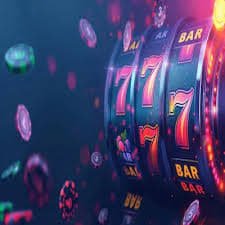 Berbagai kategori permainan tersedia di aplikasi GURU777 termasuk slot live casino dan taruhan bola